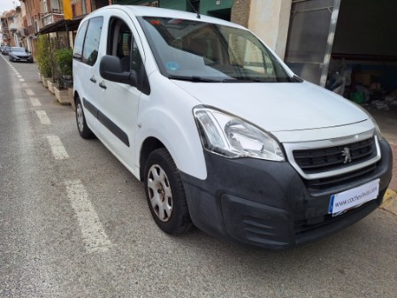 Peugeot partner combi 5 plazas HDI Diésel TDI 100 cv año 2016.